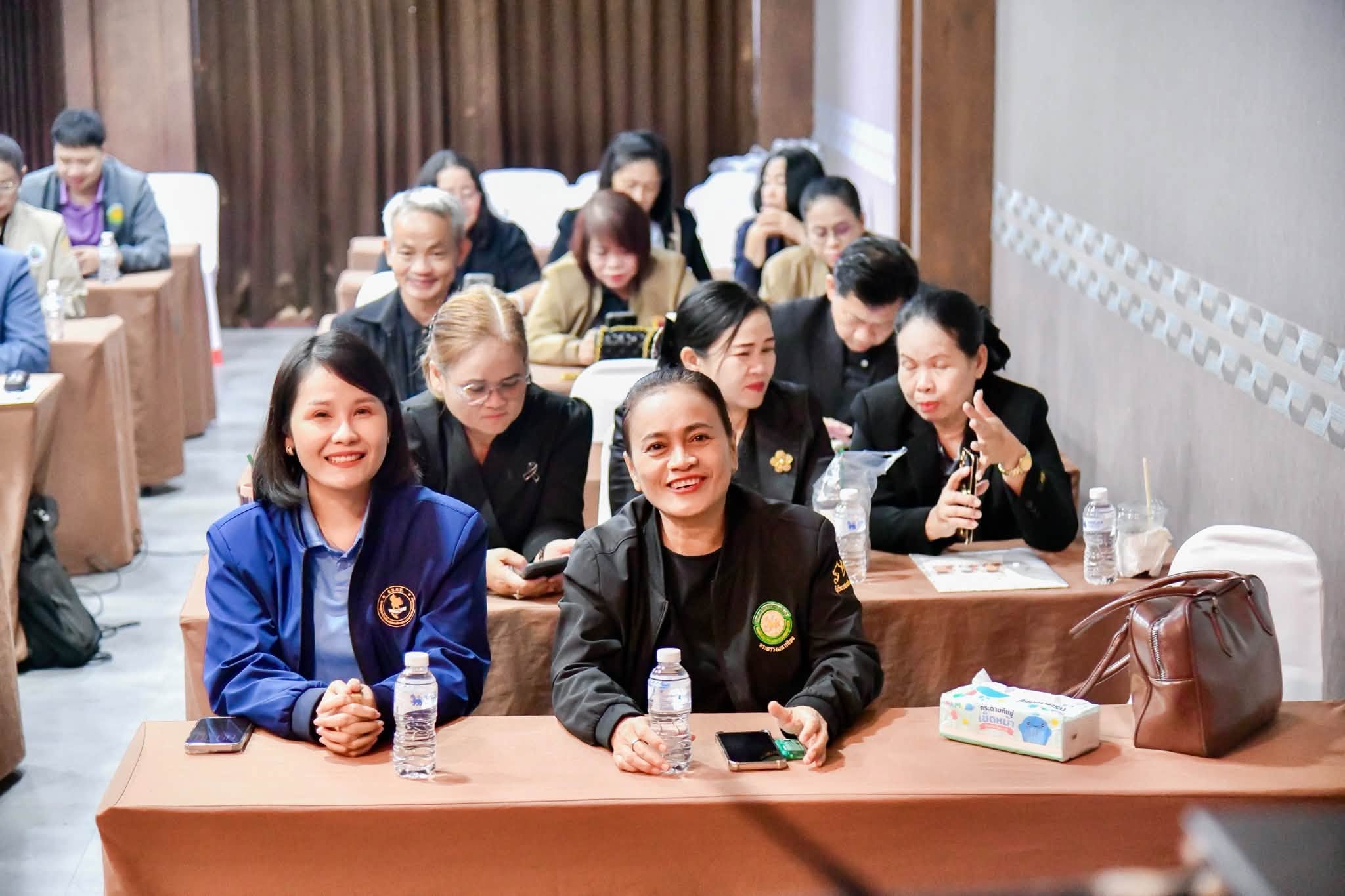 อบจ.อุบลฯ จัดโครงการฝึกอบรมเสริมสร้างภาวะผู้นำในการบริหารจัดการศึกษา วันที่ 2 มุ่งพัฒนาทักษะบริหารวิชาการและนวัตกรรม
